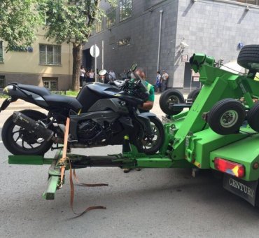 Эвакуация мотоцикла после аварии