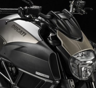 Новая интрига Ducati - спецвыпуск 2015 Ducati Diavel Titanium
