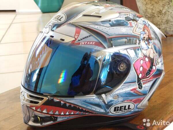 Шлем фирмы Bell фото