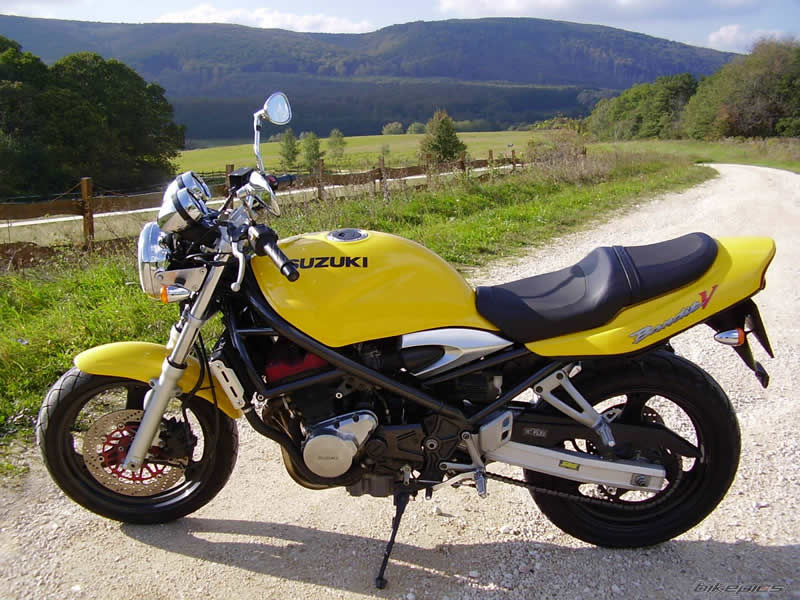 Желтый Suzuki Bandit 250