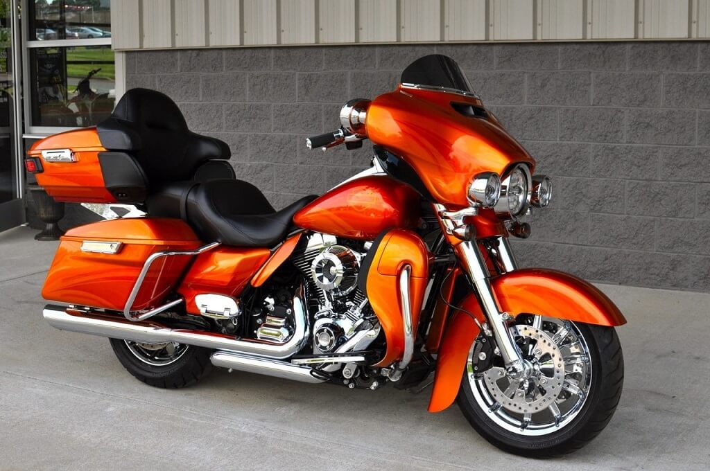 Оранжевый Harley Davidson Electra Glide